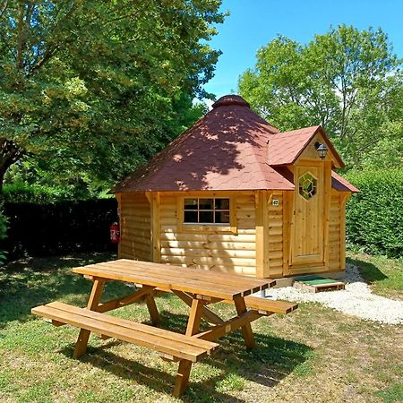 Camping Le Vallage Attigny Dış mekan fotoğraf