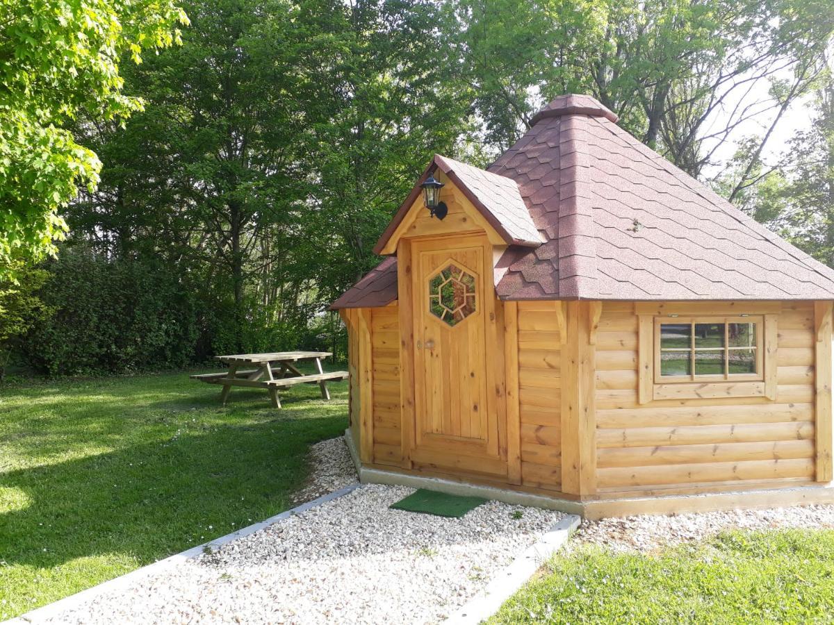 Camping Le Vallage Attigny Dış mekan fotoğraf