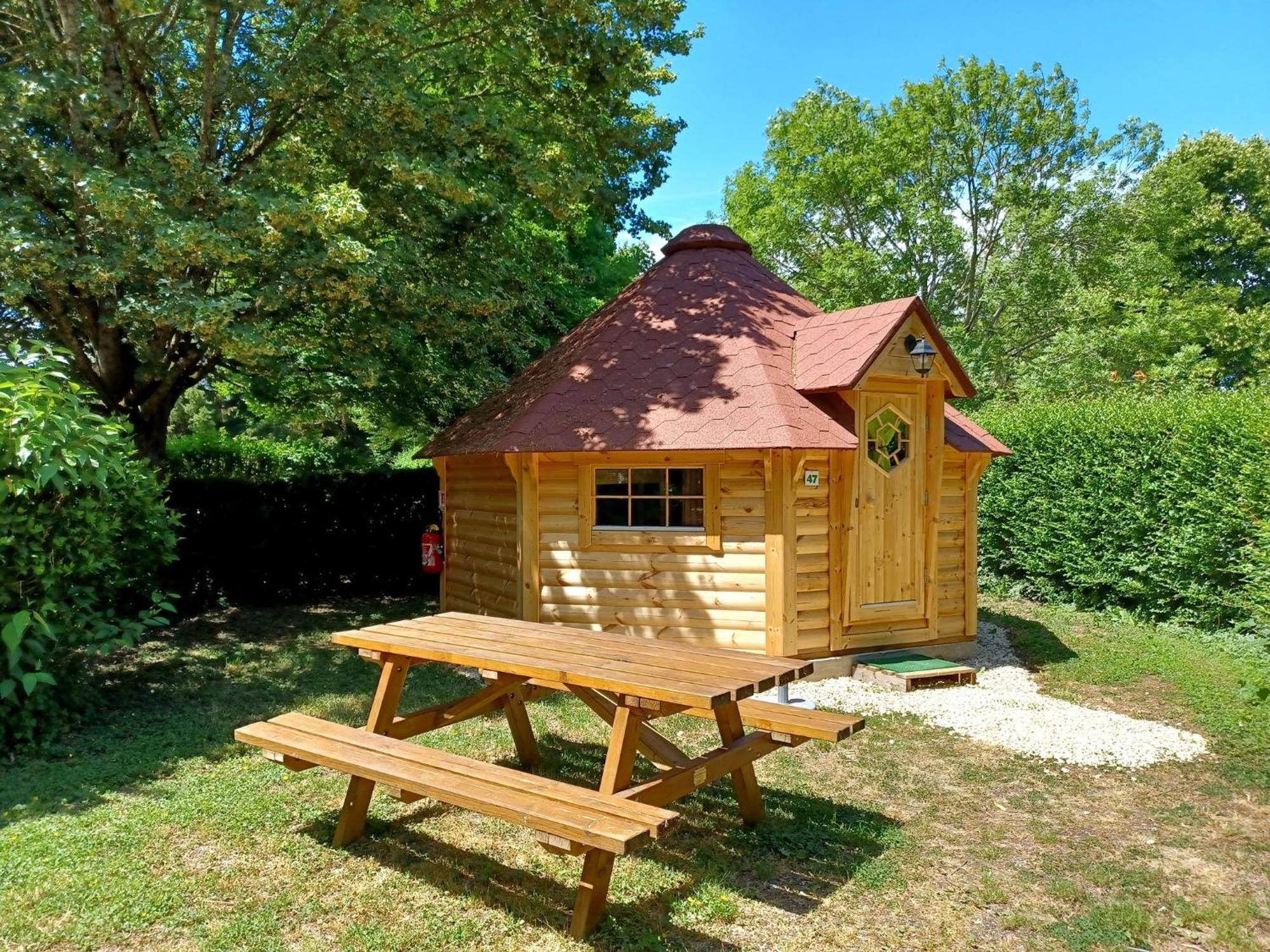 Camping Le Vallage Attigny Dış mekan fotoğraf